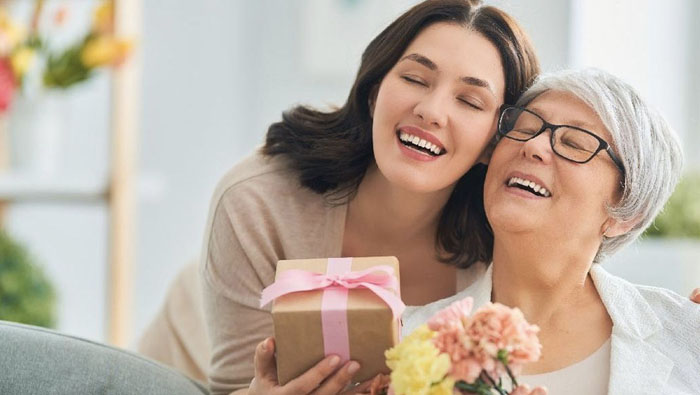 Tüm Annelerimizin , Anneler Günü Kutlu Olsun